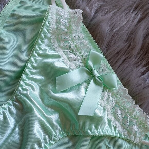 Pastel green satiny bikini panty - Picture 2 of 2